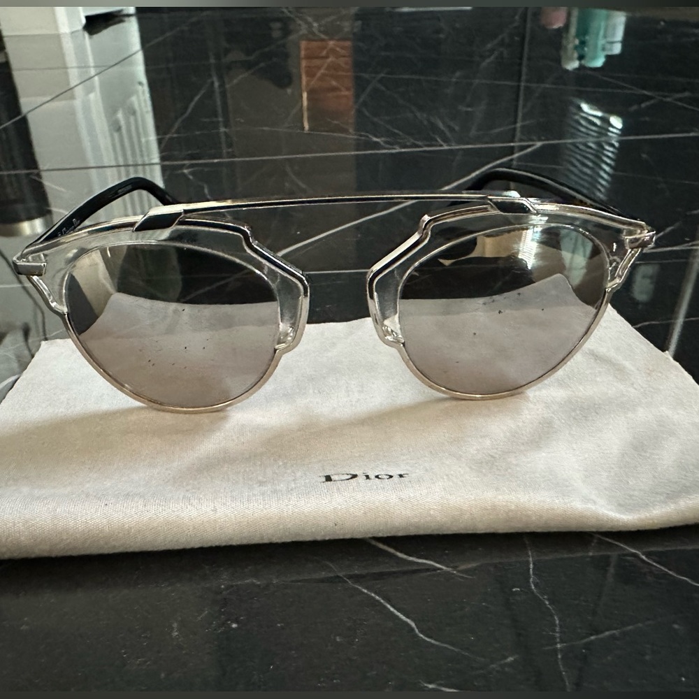 Dior sunglasses. Mirror